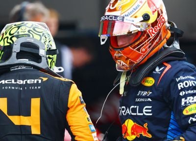  Zak Brown roept Max Verstappen op tot zelfreflectie: "Dat willen we niet hebben"