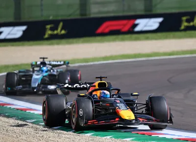 Piastri pakt poleposition in Imola, Verstappen tweede