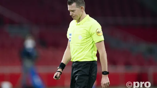 Rondom Ajax: KNVB maakt scheidsrechter NEC - Ajax bekend; Lindhout heeft de leiding