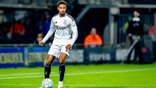 Rondom Ajax: Rensch speelt honderdste wedstrijd voor Ajax: Verdediger in Ajax' Club van 100