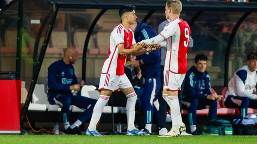 Vele debutanten belangrijkste hoogtepunten bij ruime nederlaag Jong Ajax