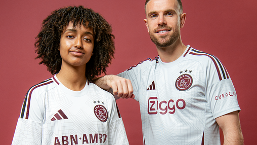 Ajax presenteert derde tenue voor het seizoen 2024/25