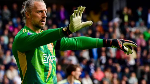 Pasveer gaat voor honderd duels in Ajax 1: 'Het is aan de trainer wat hij beslist'