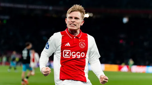 Rondom Ajax: Go Ahead-spelers willen naar huldiging Ajax: 'Dat is voor Ollie ook leuk'