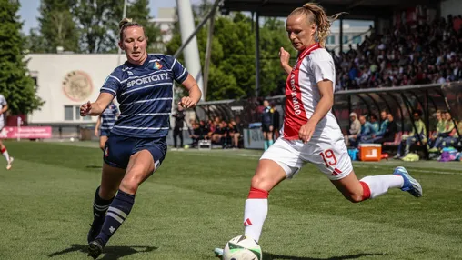 Rondom Ajax: Hoekstra neemt afscheid van Ajax Vrouwen en voetbalwereld