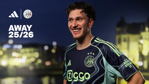 Ajax presenteert nieuw uittenue: ode aan waterrijk Amsterdam en befaamde jeugdopleiding Ajax