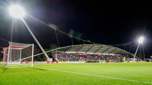 Ajax grijpt naast diensten sc Heerenveen-talent Hooiveld; verdediger onderweg naar Feyenoord