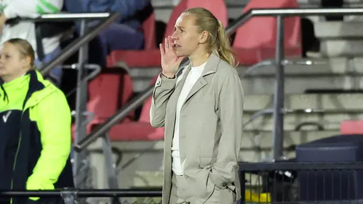 Ajax Vrouwen speelt gelijk in titelkraker tegen PSV en blijft steken op twee punten achterstand