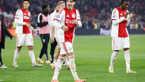 Rondom Ajax: Bounida laat van zich horen nadat hij te laat kwam bij teamontbijt