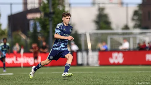 Ajax O15 haalt uit tegen FC Volendam met dubbelslag Heitinga; Ajax O17 te sterk voor leeftijdsgenoten Schalke 04