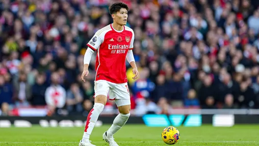 'Tomiyasu tekent bij Ajax contract zonder verlengoptie, verdediger wordt dinsdag gekeurd'