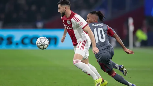 Sutalo maakt zeven coaches mee in honderd Ajax-duels: 'Het is een uitdaging'