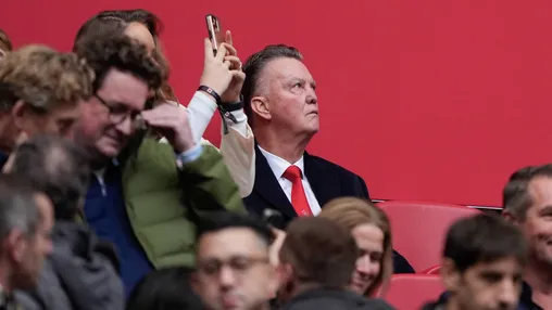 Van Gaal blijft na gesprek met RvC-leden Bamberger en Ophof aan als adviseur van Ajax