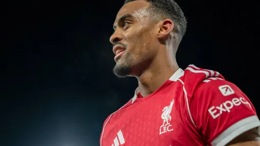 Buitenland: Gravenberch krijgt rust tijdens eenvoudige bekerzege Liverpool