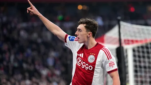 Baas dankt leiderschapskwaliteiten aan twee personen: 'Speciale band zal altijd blijven'