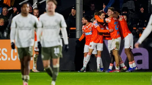 Koploper PSV laat zich verrassen op bezoek bij FC Volendam
