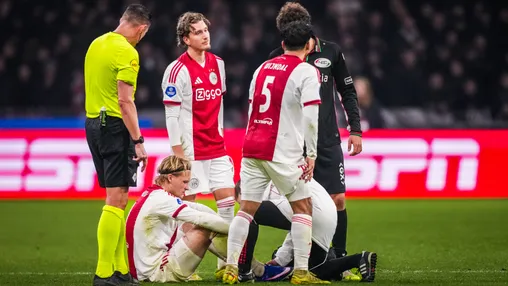 Ajax mist Itakura ook in Zwolle; Dolberg en Baas kunnen wel 'gewoon' spelen