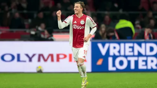 Godts hint op langer verblijf bij Ajax: 'Hopelijk nog een trofee, dus volgend jaar blijven'