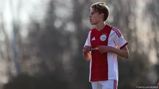 Ajax O16 geeft 3-1 voorsprong uit handen en lijdt puntenverlies tegen FC Utrecht; O15 wint simpel