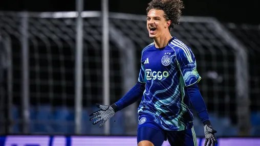 Vink ziet zoon Skye goede ontwikkeling doormaken: 'Bij Jong Ajax moet je zelf opvallen'