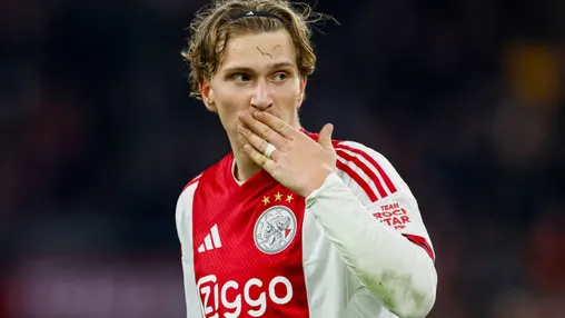 Godts onder de loep: 'Zo groeit de Ajax-aanvaller uit tot een steeds completere buitenspeler'