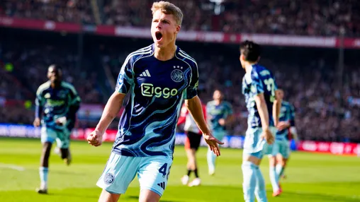 Steur ondanks uitblijven contractverlenging: 'Ajax-supporters hoeven zich geen zorgen te maken'