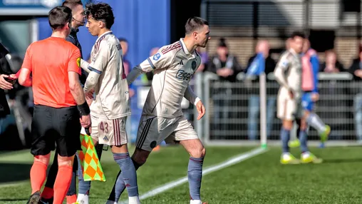 Kwakman ziet lichtpuntje bij Ajax: ‘Hij kan een rol spelen in laatste fase van competitie’