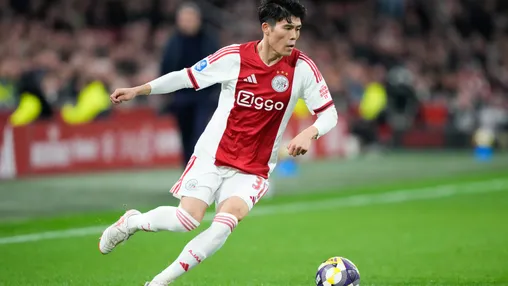 'Ik zie het eigenlijk niet gebeuren dat Tomiyasu langer bij Ajax blijft'
