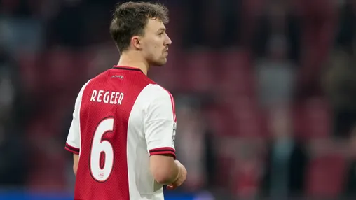 Regeer vastberaden: 'Als het aan mij ligt, ben ik ook volgend seizoen de nummer 6 van Ajax'
