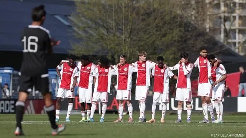 LIVE 12.00 uur | Ajax O17 - AZ O17 (0-0) | NEC O15 - Ajax O15 (1-1)
