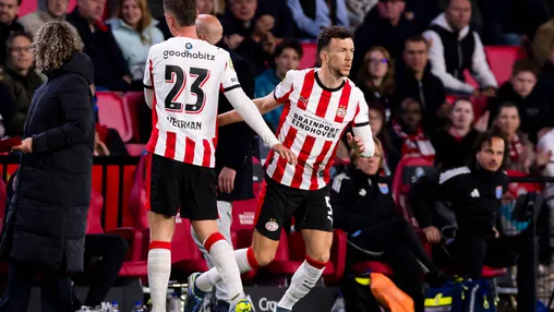 Rondom Ajax: PSV moet het in uitduel met Ajax volgende week doen zonder geschorste sterkhouder