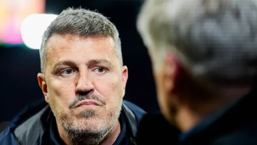 García heeft minder goed nieuws over drietal van Ajax; Tomiyasu twijfelgeval voor Heracles-uit