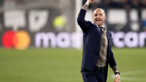 Ten Hag blikt terug op Ajax-periode: 'Was voor de meesten heel goed geweest om langer te blijven'