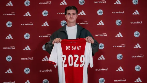 Ajax legt jeugdspeler De Baat (16) vast: aanvaller tekent voor drie jaar