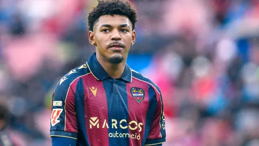 Geruchtenmolen: 'Ajax-delegatie was in Valencia voor buitenspeler van Levante'