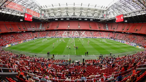 Ajax presenteert programma van Open Dag 2026: open training en 'uniek kijkje in de spelersbus'