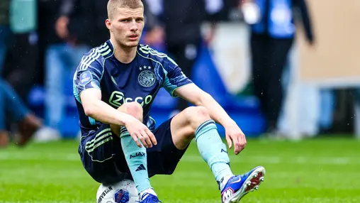 Ajax treedt met onder meer Gaaei en Blind in de basis aan tegen VfL Bochum