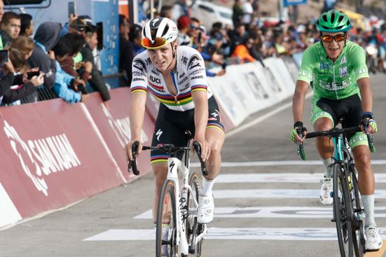 Remco Evenepoel outsprints Primoz Roglic to stage win at Volta a Catalunya stage 3