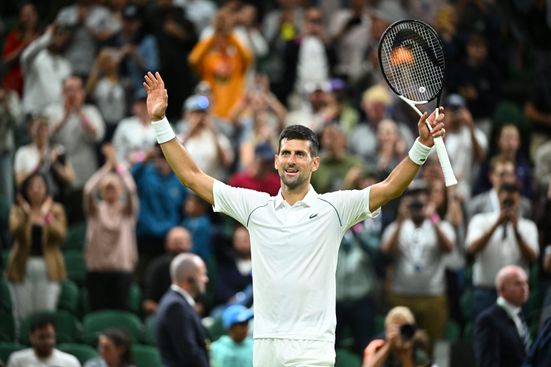 Live kwartfinales Wimbledon |  Djokovic knokt zich in vijf sets naar halve finale