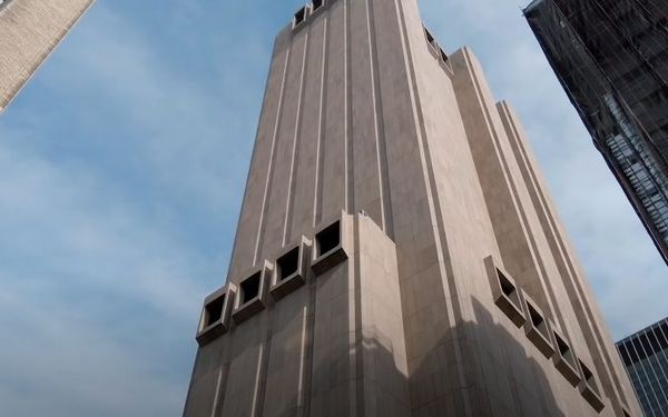 Een man die ooit werkte in het 'engste gebouw ter wereld' legt uit wat hij daar allemaal zag