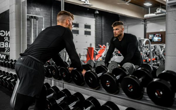 Hoe vaak en hoelang moet je elke spiergroep trainen tijdens krachttraining? "Volume is belangrijker dan frequentie"