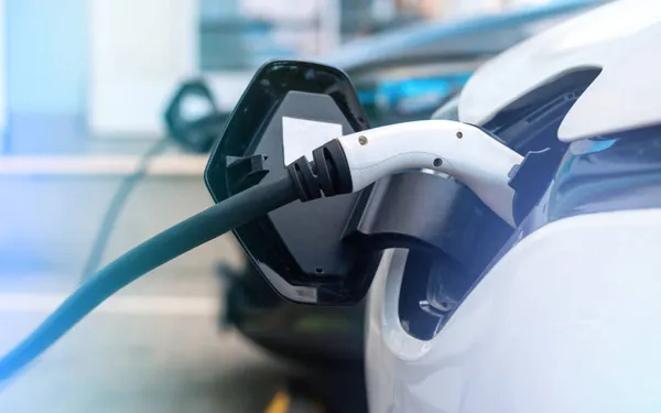 Daarom kies je volgens experts beter voor een volledig elektrische wagen dan een plug-in hybride
