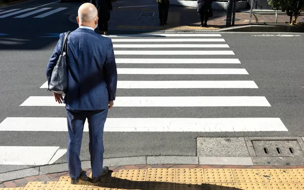 Deze verkeersregel is in België vaak voer voor discussie: hebben voetgangers altijd voorrang aan een zebrapad?