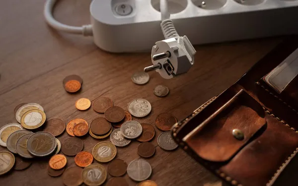 Deze toestellen moet je loskoppelen om écht te besparen op je energiefactuur: "Het zijn gulzige energievreters"