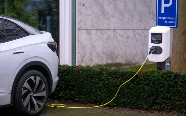 Nieuwe cijfers tonen hoeveel Belgen nooit meer terug willen naar benzine na aankoop van een elektrische wagen