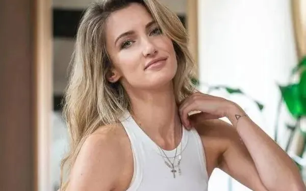 Lekker lekker! Onze favoriete tv-kok Steffi Vertriest pakt nog eens uit met snikhete strandfoto's