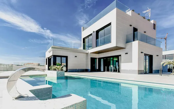 Dit is het aantal Belgen dat vorig jaar (per dag) een woning in het buitenland kocht