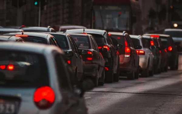Waarom 2 op de 3 Belgen zich mateloos storen aan dit verkeersgedrag: "Alles wordt plots onvoorspelbaar"