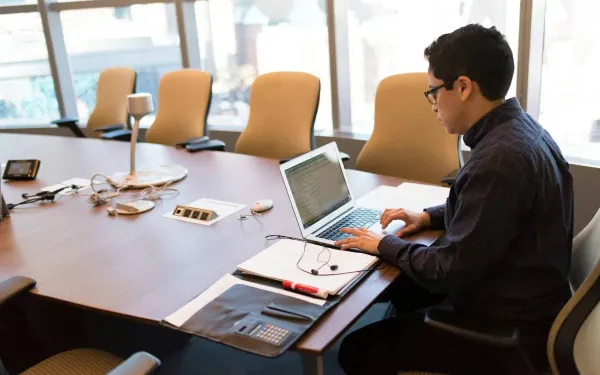 De best en slechtst betaalde jobs in België anno 2025: "Sommige sectoren blijven echt achter"