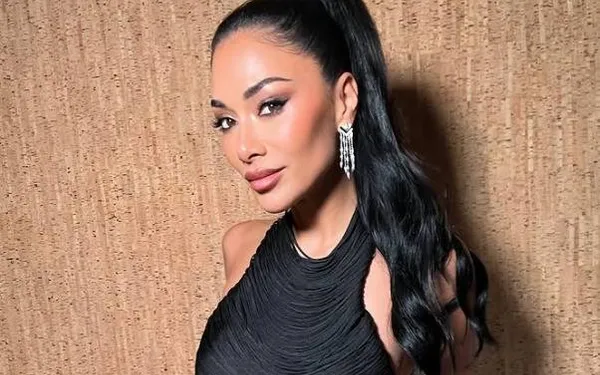 De halve wereld plakt tegen zijn scherm: ex-Pussycat Doll Nicole Scherzinger poseert zonder bh!